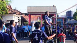 Suasana lomba bola Voli Gembira yang digelar Disporapar Pamekasan.