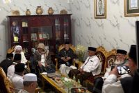 Sembilan Kiai sepuh yang tergabung dalam Ahlul Halli wal ‘Aqdi (AHWA) melakukan musyawarah.