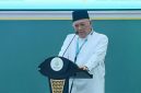Ketua Umum Pengurus Besar Nahdlatul Ulama (PBNU) masa khidmah 2026–2031, KH Abdul Hakim Mahfudz atau Gus Kikin, saat memberikan sambutan diacara penutupan Muktamar ke-35 NU.