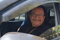 Kepala Seksi Intelijen Kejari Pamekasan, Agus Setiyo Budi, berada di Mobil.
