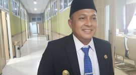 Wakil Bupati Pamekasan, Sukriyanto, saat diwawancarai.