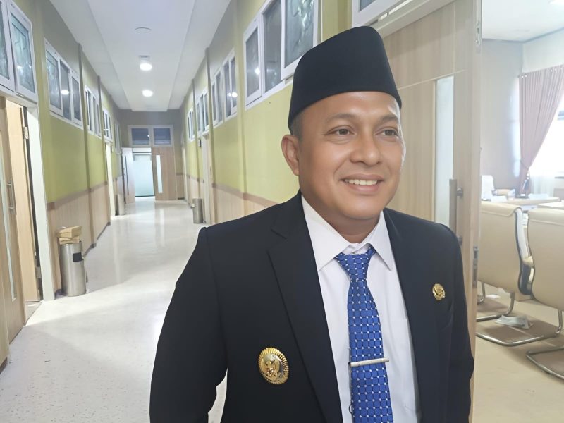 Wakil Bupati Pamekasan, Sukriyanto, saat diwawancarai.