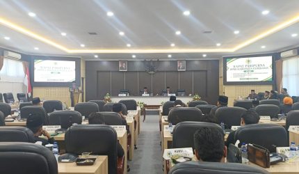 Keterangan foto: Suasana Rapat Paripurna DPRD Pamekasan bersama Bupati Pamekasan.
