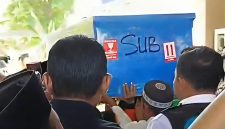 Jenazah Rian tiba di rumahnya, Desa Teja Timur, Kecamatan Pamekasan, Kabupaten Pamekasan, Rabu sekitar pukul 11.30 WIB.