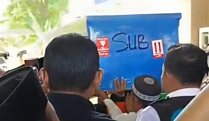 Jenazah Rian tiba di rumahnya, Desa Teja Timur, Kecamatan Pamekasan, Kabupaten Pamekasan, Rabu sekitar pukul 11.30 WIB.
