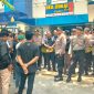 Aktivis SPMP saat melakukan aksi demonstrasi di Kantor Bea Cukai Madura.