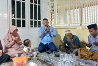 Founder Bashra BIP Ali Zainal Abidin, saat taksiyah ke rumah duka, Rian.