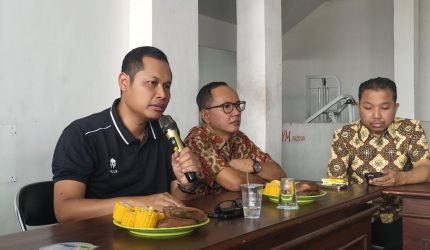 Kepala Kejaksaan Negeri (Kajari) Pamekasan, Anton Arifullah, saat memberikan sambutan di acara Coffee Morning.