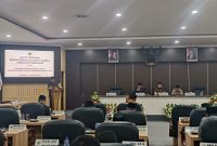 Bupati Pamekasan, KH Kholilurrahman saat menyampaikan nota keuangan Raperda tentang Perubahan APBD 2026.