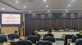 Bupati Pamekasan, KH Kholilurrahman saat menyampaikan nota keuangan Raperda tentang Perubahan APBD 2026.