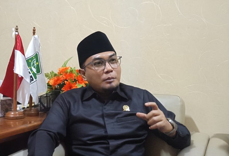 Wakil Ketua DPRD Pamekasan, Khairul Umam, saat ditemui di ruang kerjanya.