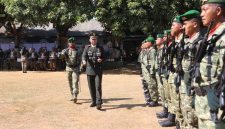 Suasana upacara peringatan hari ulang tahun ke-81 TNI di Lapangan Makodim 0826/Pamekasan.