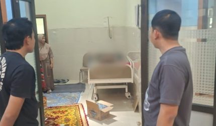 Korban dugaan penganiayaan tengah ditangani di RSUD Smart Pamekasan.