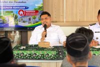 Plt DPRKP Pamekasan, Andi Ali Syahbana, didampingi Camat Proppo, Irwan, saat menggelar sosialisasi.