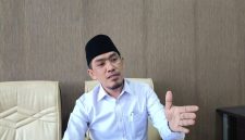 Sekretaris Komisi II DPRD Pamekasan, Moh Faridi, saat diwawancarai di ruang kerjanya.