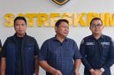Kasatreskrim Polres Pamekasan, AKP Yoyok Hardianto (tengah) saat menggelar konferensi pers.