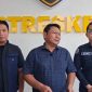 Kasatreskrim Polres Pamekasan, AKP Yoyok Hardianto (tengah) saat menggelar konferensi pers.