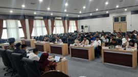 Suasana Rapat Dengar Pendapat (RDP) yang digelar Pansus Desa dengan Kades.