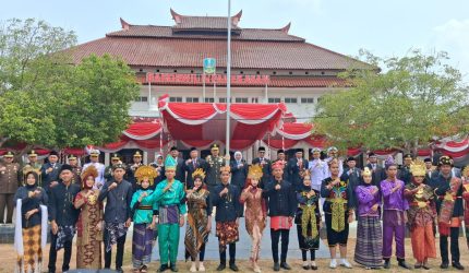 Foto bersama setelah menggelar Upacara Hari Sumpah Pemuda.