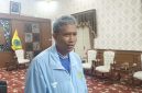 Sekda Pamekasan Taufikurrachman, saat diwawancarai.