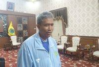 Sekda Pamekasan Taufikurrachman, saat diwawancarai.