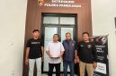 Kasat Reskrim Polres Pamekasan, AKP Yoyok Hardianto, saat menggelar konferensi pers ungkap kasus dugaan penistaan agama.