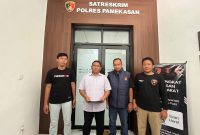 Kasat Reskrim Polres Pamekasan, AKP Yoyok Hardianto, saat menggelar konferensi pers ungkap kasus dugaan penistaan agama.