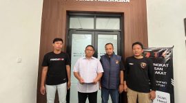Kasat Reskrim Polres Pamekasan, AKP Yoyok Hardianto, saat menggelar konferensi pers ungkap kasus dugaan penistaan agama.