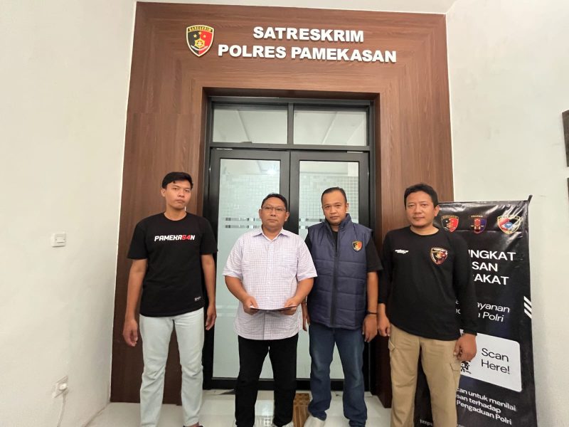 Kasat Reskrim Polres Pamekasan, AKP Yoyok Hardianto, saat menggelar konferensi pers ungkap kasus dugaan penistaan agama.