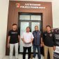 Kasat Reskrim Polres Pamekasan, AKP Yoyok Hardianto, saat menggelar konferensi pers ungkap kasus dugaan penistaan agama.